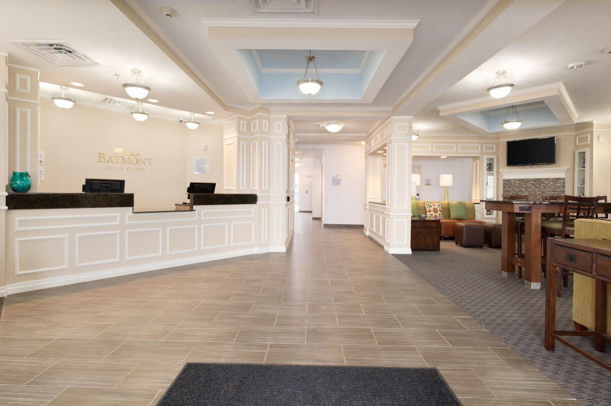 Baymont Inn & Suites By Wyndham Odessa Exterior photo
