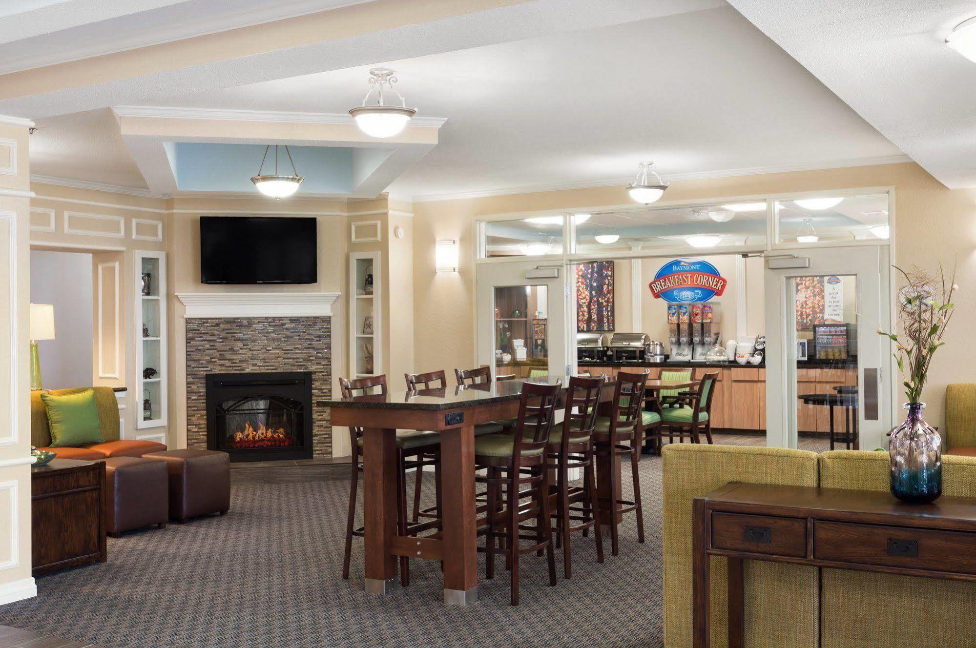 Baymont Inn & Suites By Wyndham Odessa Exterior photo